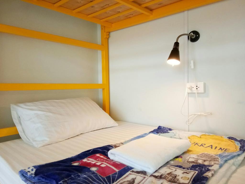 Hostel 108Beds Si Racha Exterior foto
